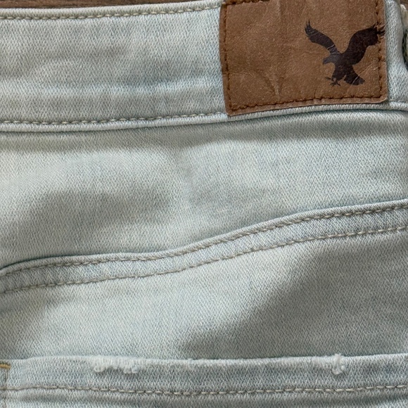 American Eagle Hi-Rise Shortie Distressed Shorts Stretch Light Wash Size 10 - Picture 7 of 12